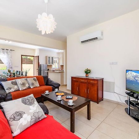 Blue Water Bay Villas Paralimni Exterior foto